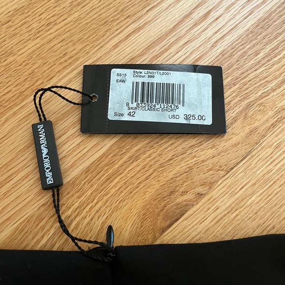 Gorgeous black pencil skirt emporio Armani - Picture 3 of 3